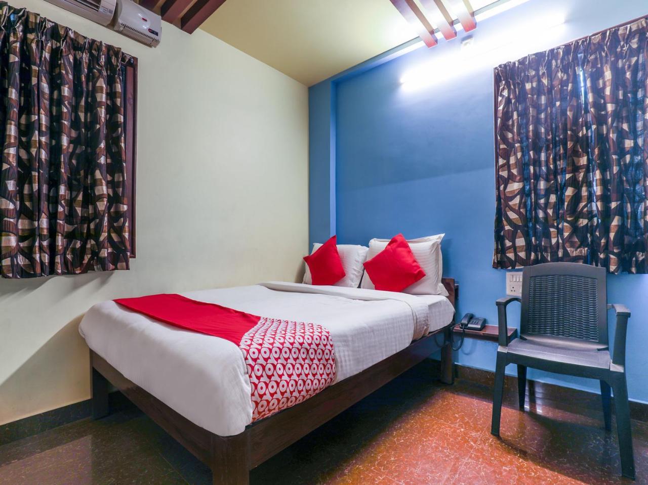 Oyo 10711 Hotel Nsnr Residency Visakhapatnam Exterior foto