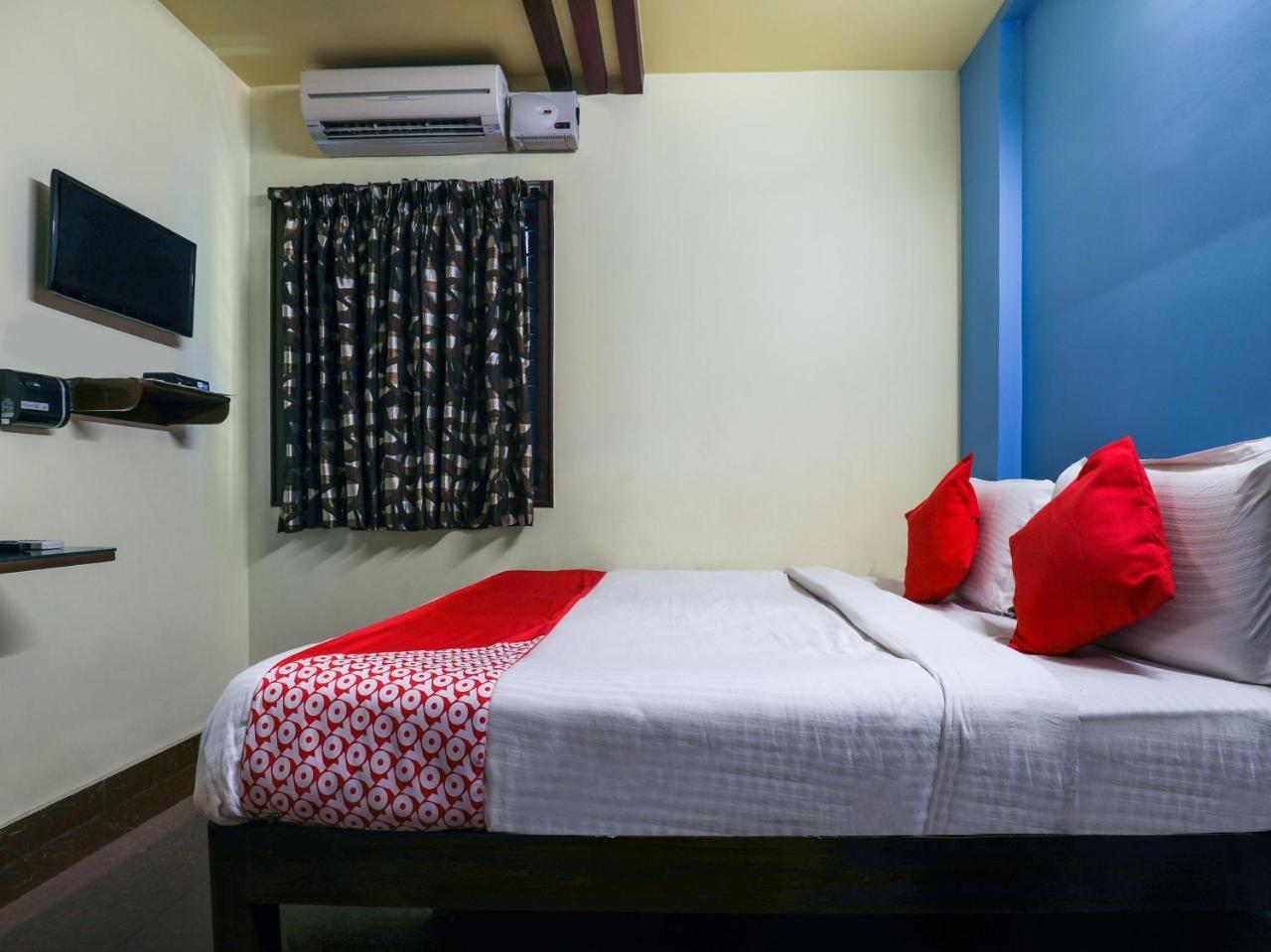 Oyo 10711 Hotel Nsnr Residency Visakhapatnam Exterior foto
