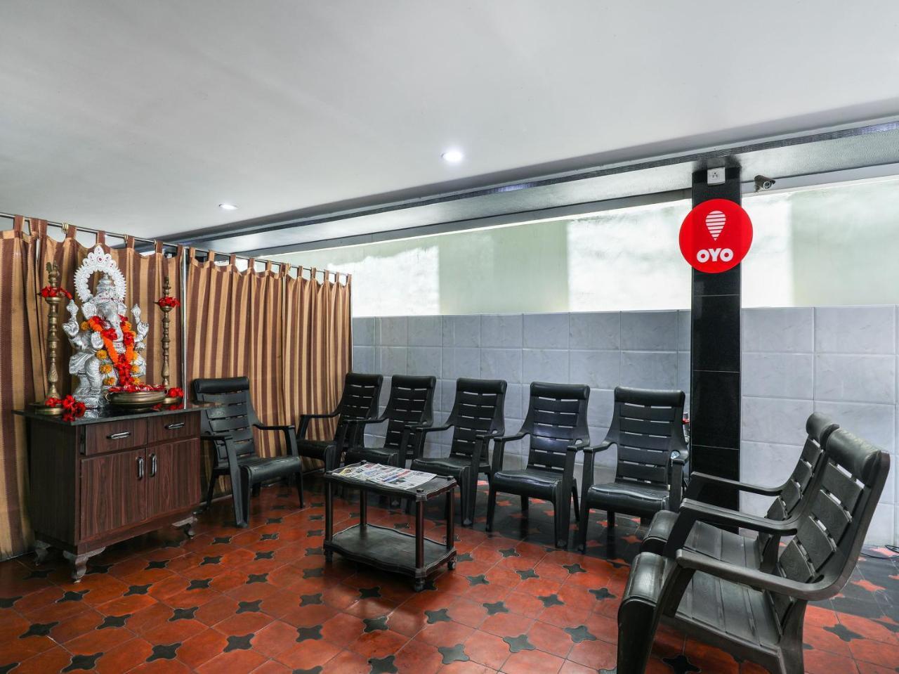Oyo 10711 Hotel Nsnr Residency Visakhapatnam Exterior foto